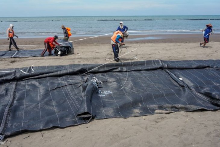 Penahan gelombang laut