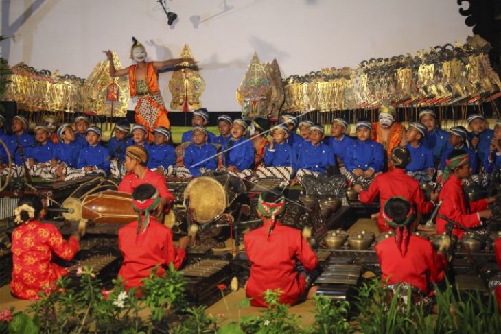 Pagelaran wayang kulit