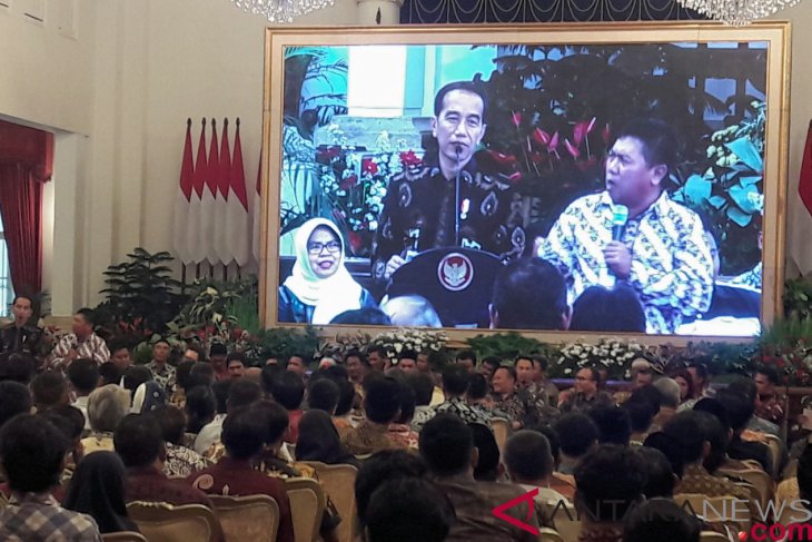 President Jokowi meets representatives of Indonesian fishermen