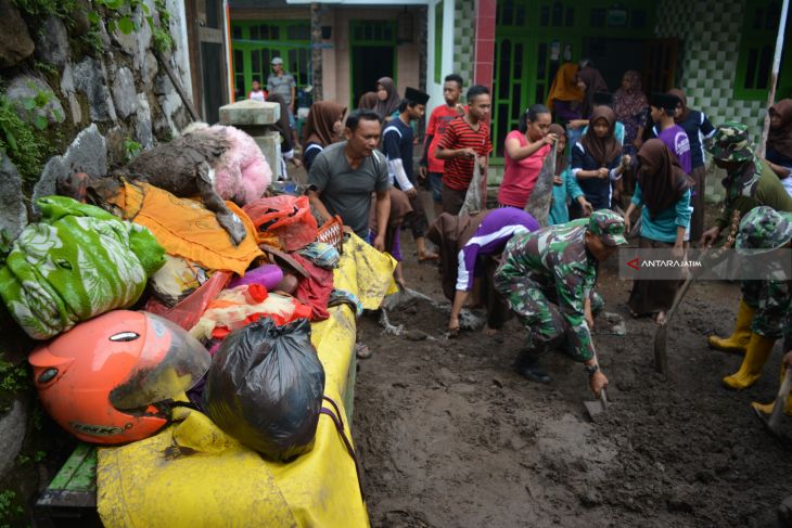 Dampak Banjir Bandang Di Mojokerto