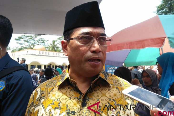 Minister allows KPPU to probe alleged cartelization behind airfare hike
