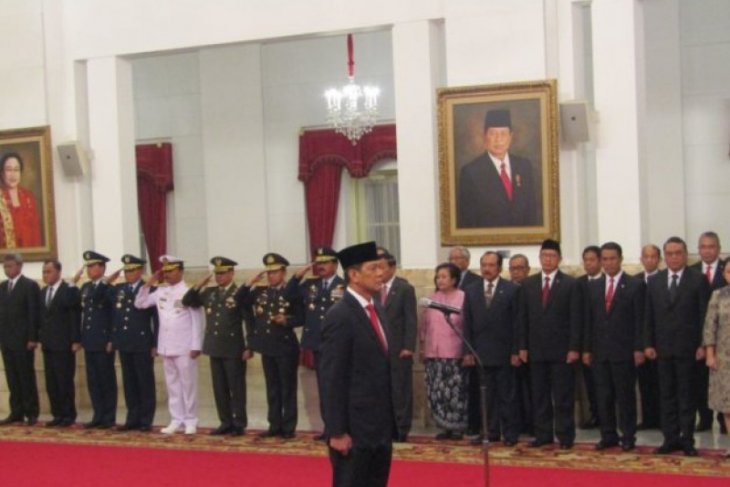 Presiden lantik Letjen Doni Monardo sebagai Kepala BNPB ...