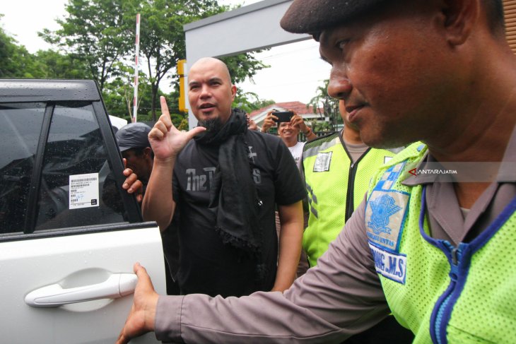 Pelimpahan Tersangka Ahmad Dhani