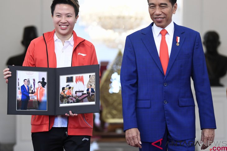 Jokowi Receives Liliyana Natsir At Merdeka Palace - ANTARA News