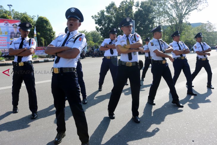 SATPAM DUKUNG POLRI DALAM PENGAMANAN