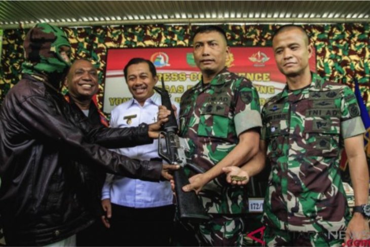 Masyarakat antusias diajak patroli ke patok perbatasan RI-PNG