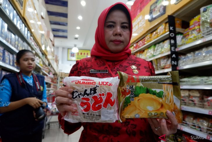 Saat sidak, petugas pangan di Medan temukan ini