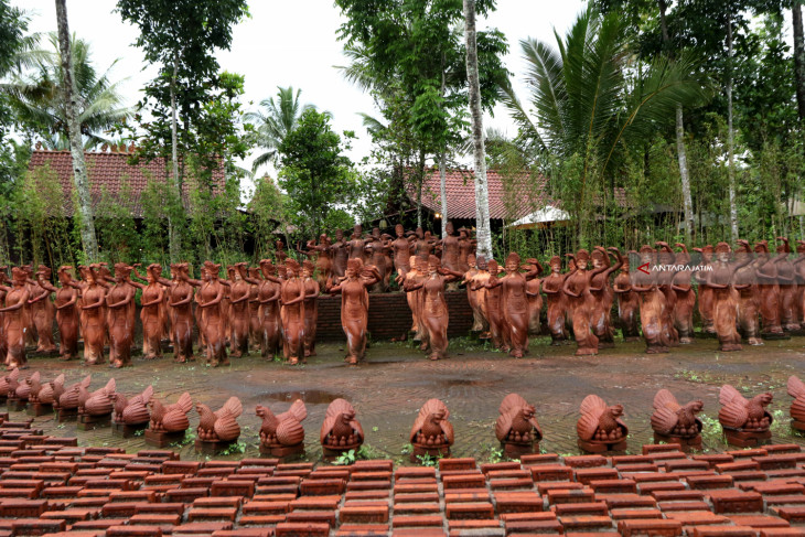 Taman Gandrung Terakota