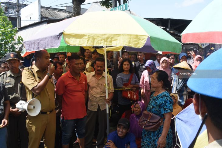 Pedagang Pasar Tolak Relokasi