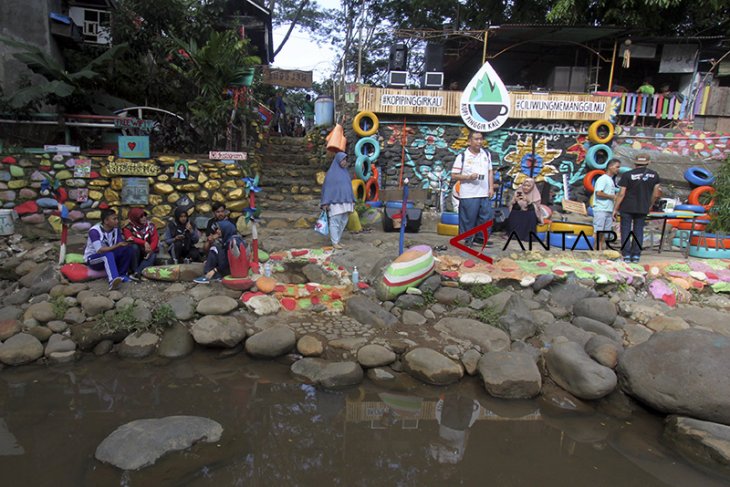 Wisata sungai Ciliwung 