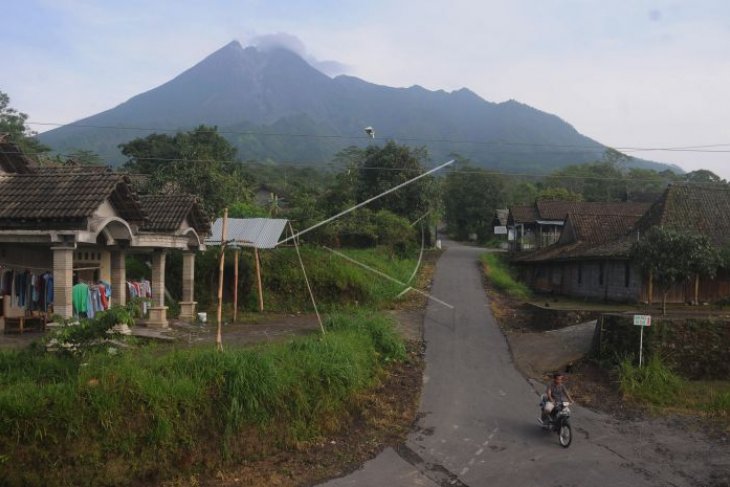 Gunung Merapi level waspada