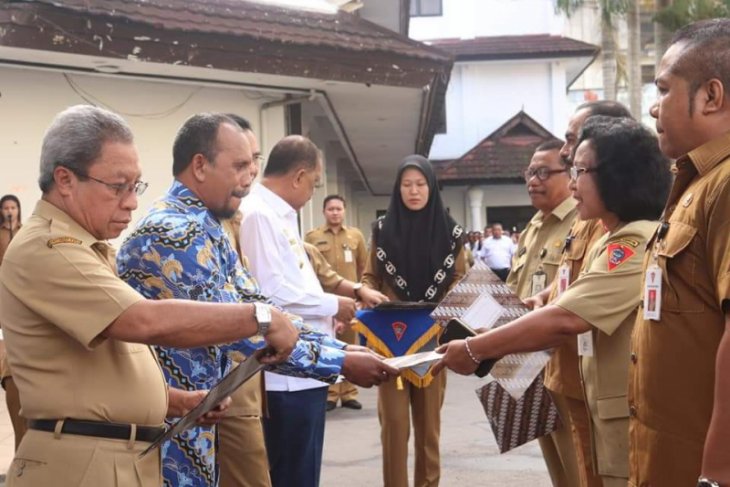 12 OPD Ambon terima penghargaan dari Ombudsman