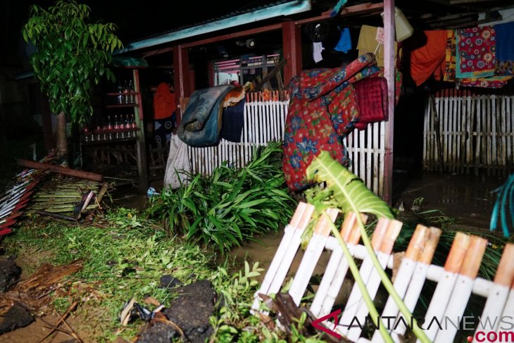 Gorontalo flooding affects nearly five thousand inhabitants