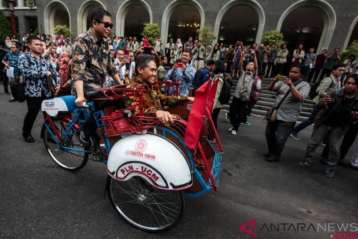 Peluncuran becak listrik UGM