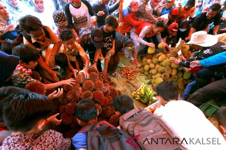 FESTIVAL BUAH LOKAL