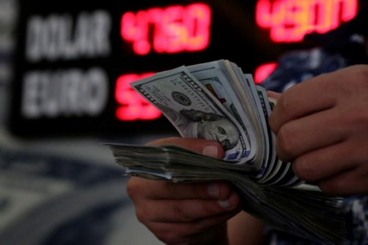 Dolar jatuh ke terendah baru 2,5 tahun saat stimulus AS