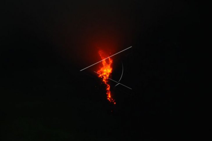 Lava pijar gunung Merapi