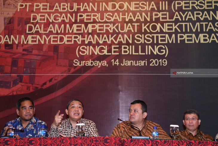 Pelindo III Kembangkan Pelabuhan Alih Muat