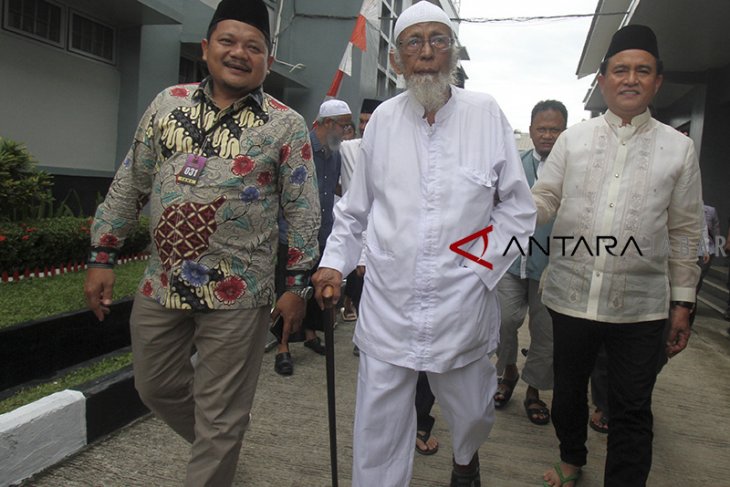 Yusril kunjungi Baasyir di lapas Gunung Sindur 