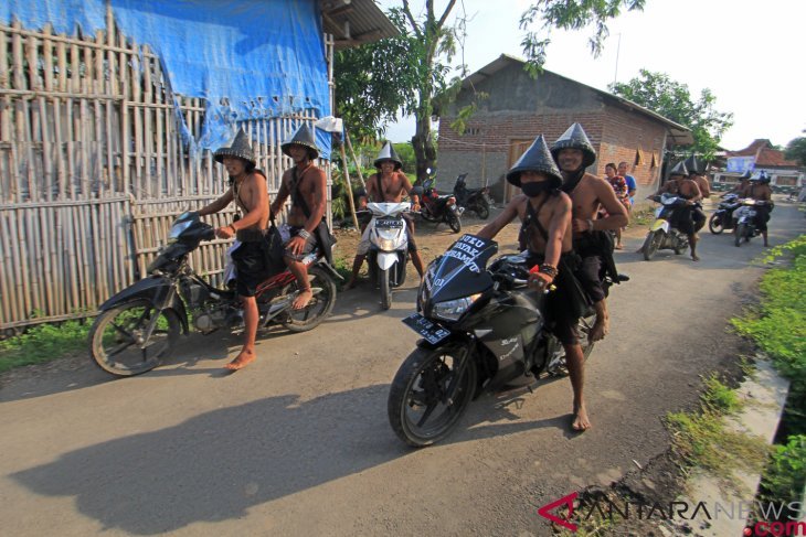 Komunitas Dayak Losarang