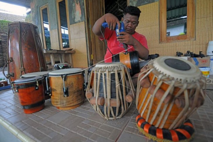 Kerajinan alat musik ketipung