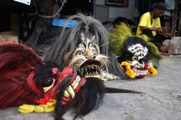 Kerajinan topeng barongan