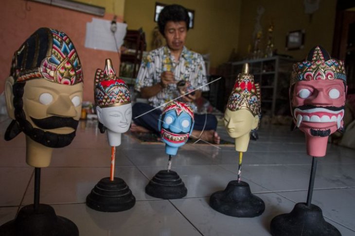 Kerajinan wayang golek