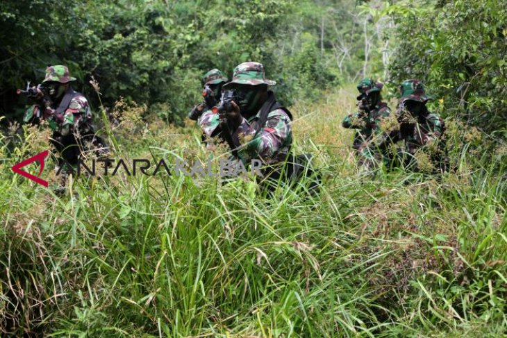 Latihan pertempuran prajurit Raider