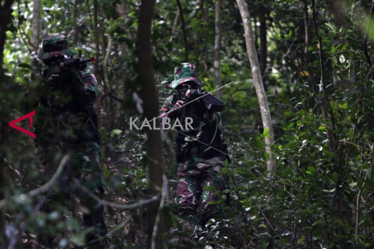 Latihan pertempuran prajurit Raider