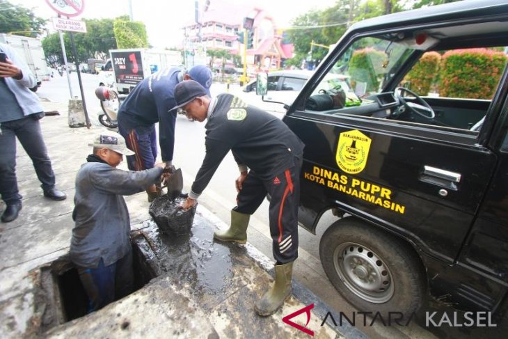 Drainase Penuh Lumpur