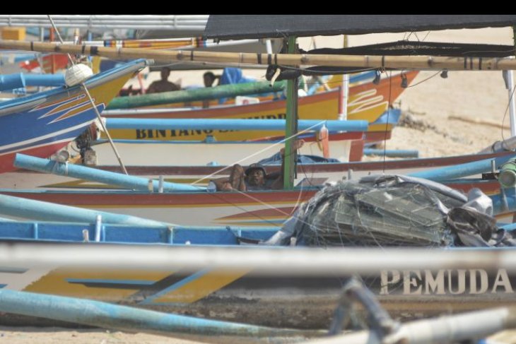 Cuaca buruk, nelayan Kedonganan tidak melaut