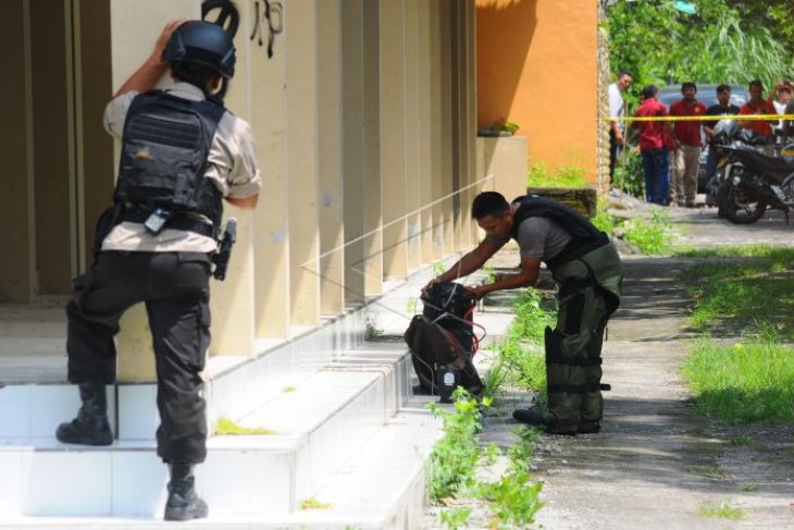 Polisi amankan tas mencurigakan