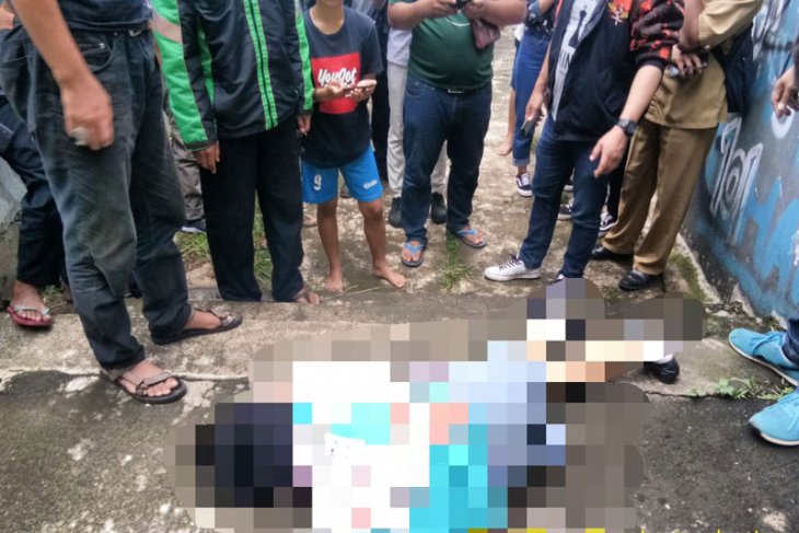 Pelaku penikaman siswi SMK di Bogor terekam CCTV