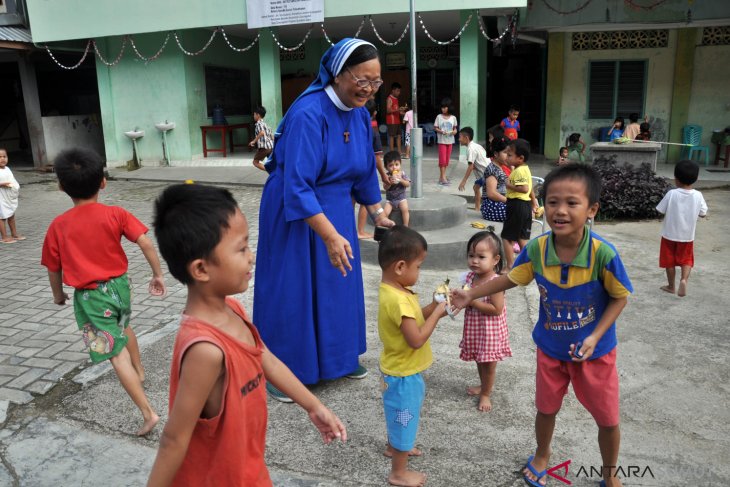 Aktifitas Anak Panti Asuhan Laverna di Nias 