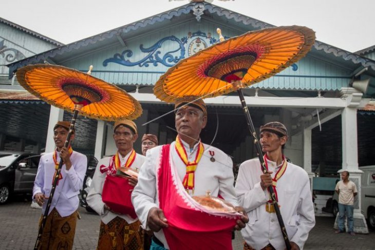 Tradisi wilujengan nagari mahesa lawung