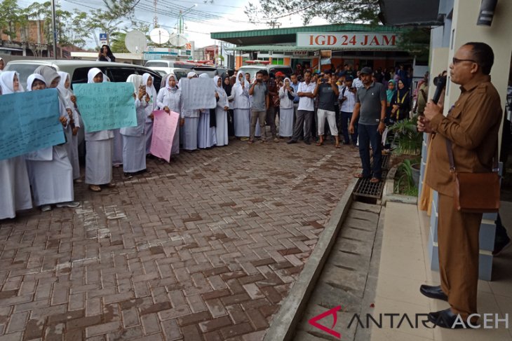 Direktur RSUD Meulaboh janji honor THL dibayar Rabu