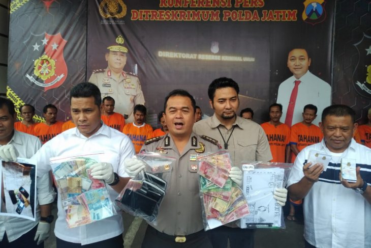 Polda Jatim Tangkap Belasan Tersangka Judi Togel Antara News Jawa Timur
