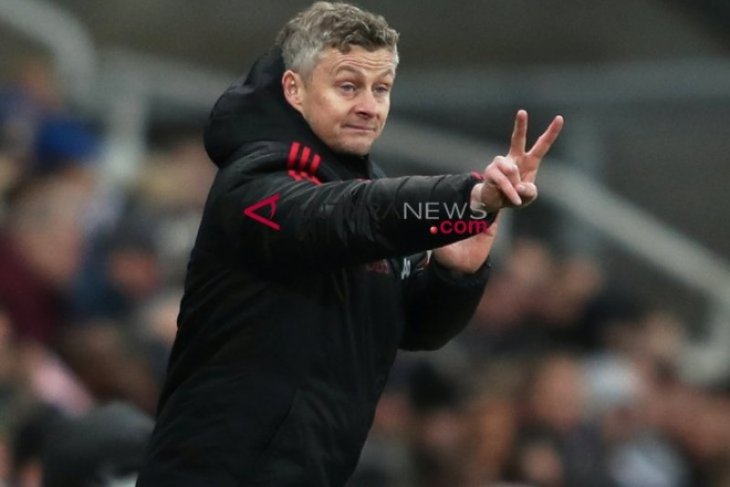 Gary Neville: Solskjaer akan dipermanenkan beberapa pekan lagi