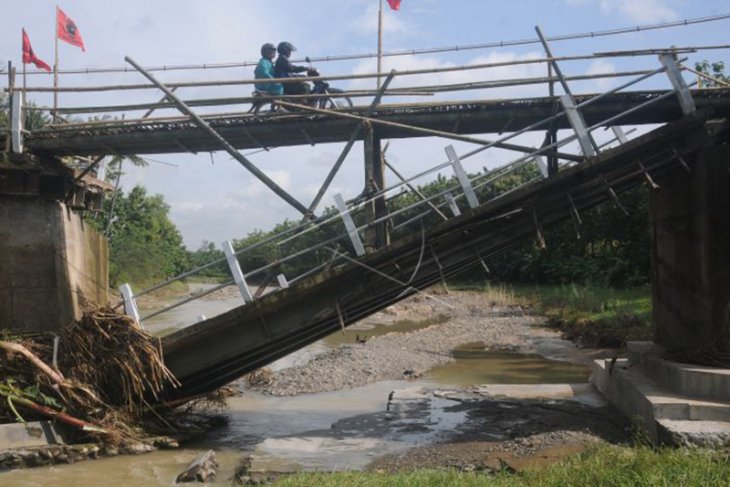 Jembatan Dari Bambu