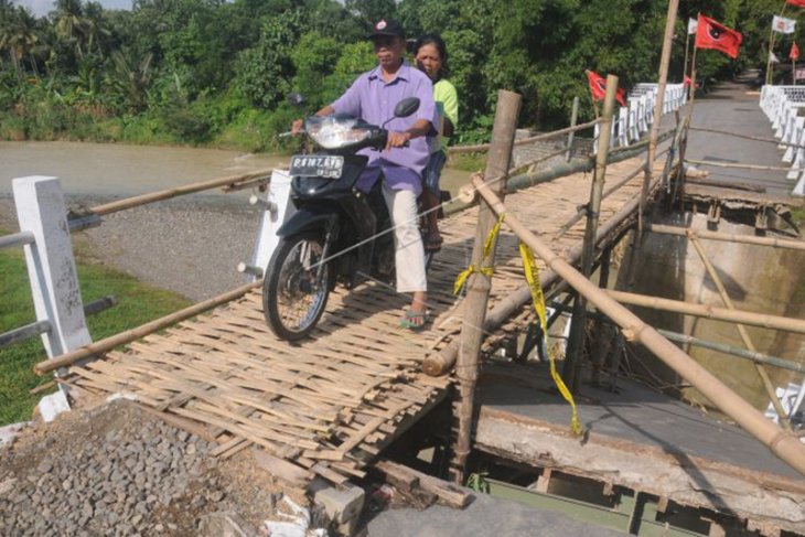 Jembatan Dari Bambu