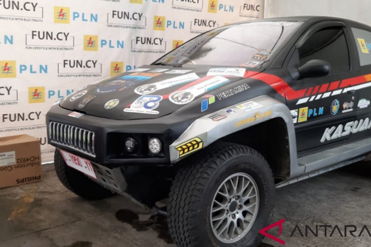 Mobil listrik blits siap jelajah Kalbar