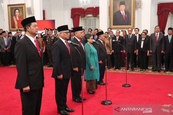 Jokowi inaugurates five new ambassadors