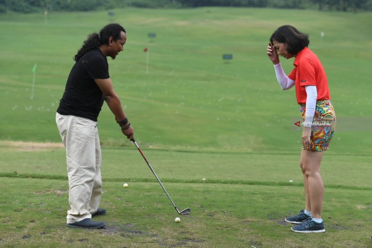 Belajar Golf di Taman Dayu