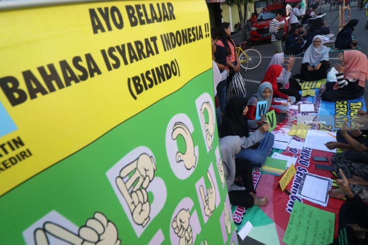 Sosialisasi Bahasa Isyarat Indonesia