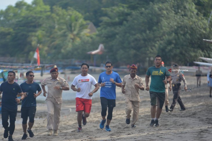 Sandiaga Uno Di Wisata Pasir Putih