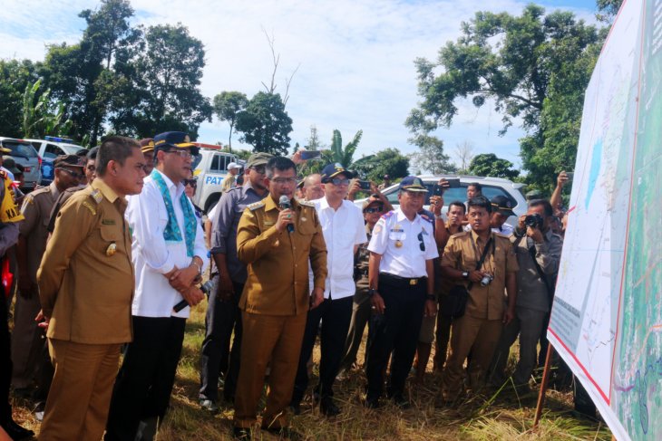 Menhub tinjau lokasi Bandara Kayong Utara