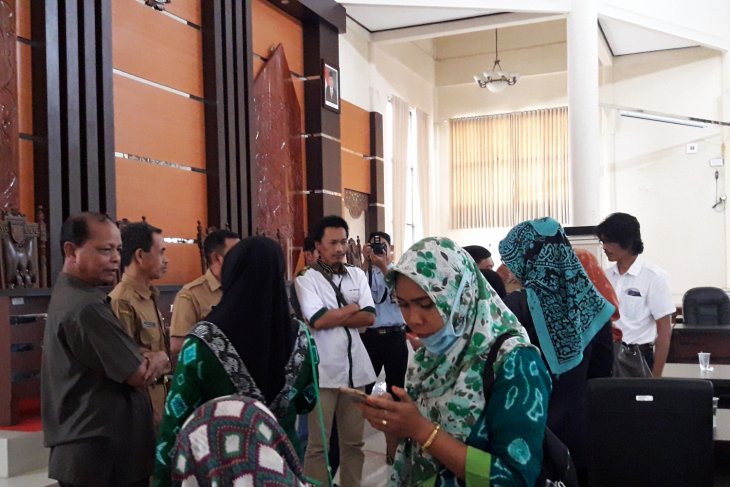Pemprov kalsel diminta sesuaikan honor guru.