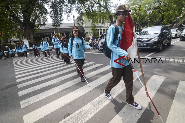 Orientasi dan mobilitas siswa tunanetra 