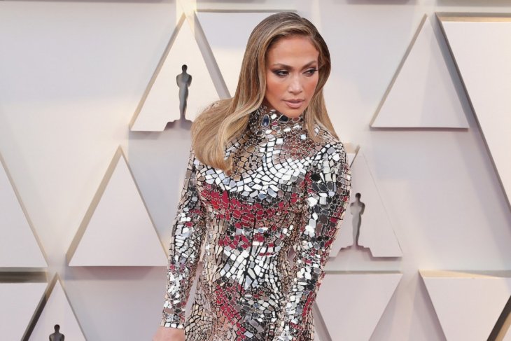 Jennifer Lopez Gunakan