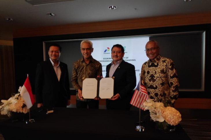 Pertamina, Petronas sign MoU on business development
